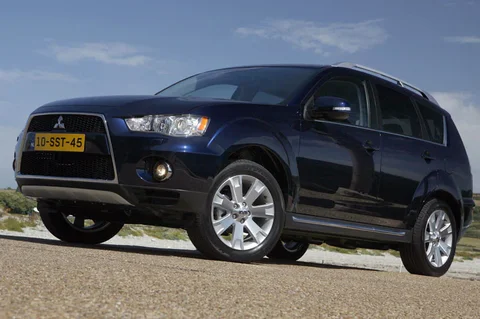 Mitsubishi Outlander 2.0 2WD Edition Two 2011 view 3