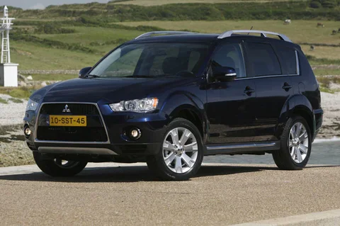 Mitsubishi Outlander 2.0 2WD Edition Two 2011 view 4