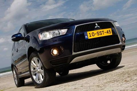 Mitsubishi Outlander 2.0 2WD Edition Two 2011 view 9