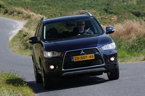 Mitsubishi Outlander 2.0 2WD Edition Two 2011 view 12