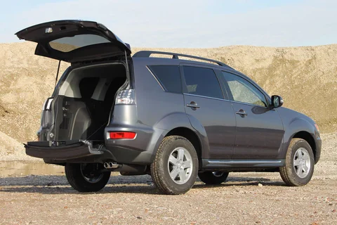 Mitsubishi Outlander Van 2.0 2WD Instyle 2011 view 8
