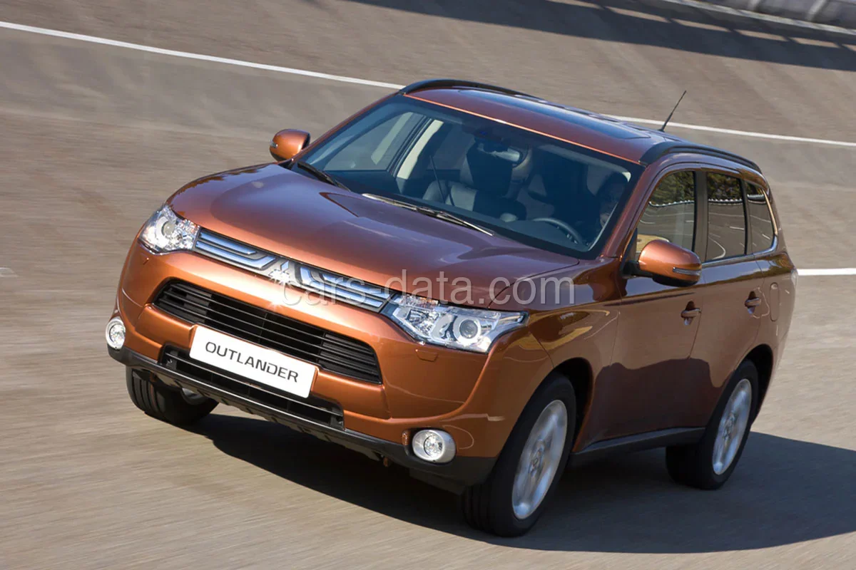 Mitsubishi Outlander 2.2 DI-D Instyle 4WD 2012 front view