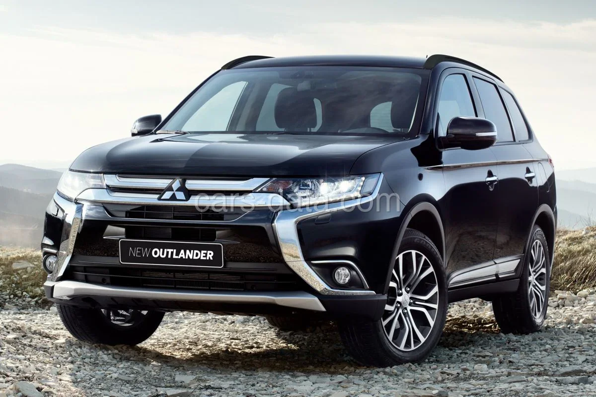 Mitsubishi Outlander PHEV Executive Edition 2015 front view