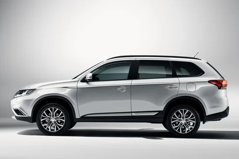 Mitsubishi Outlander PHEV Executive Edition 2015 view 6