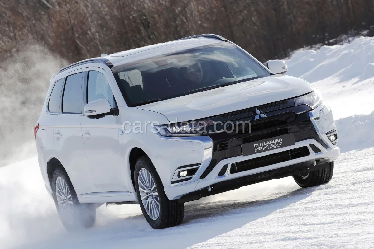 Mitsubishi Outlander PHEV Pure 2018 front view