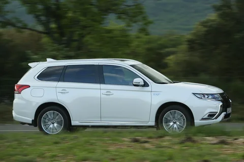 Mitsubishi Outlander PHEV Pure 2018 view 5