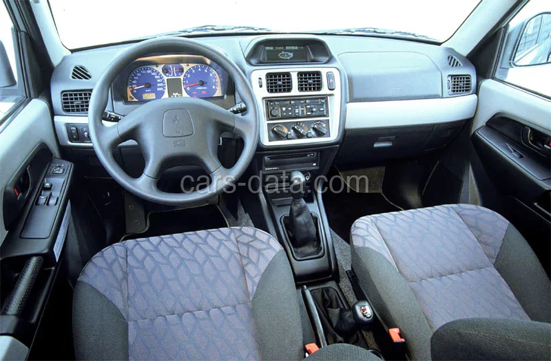 Mitsubishi Pajero Pinin Long Body 1.8 GL 2001 front view