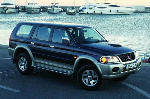 Mitsubishi Pajero Sport 2.5 TD Invite 2004 view 2