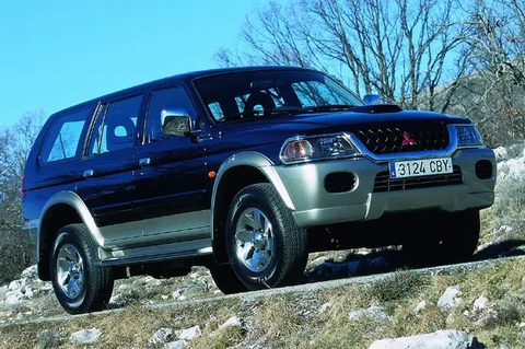 Mitsubishi Pajero Sport 2.5 TD Invite 2004 view 4