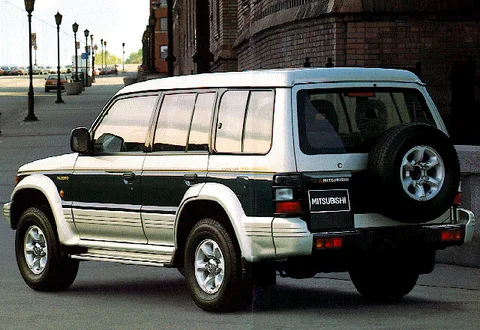 Mitsubishi Pajero Long Body 2.5 TD GL 1996 view 4