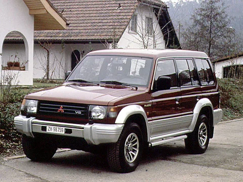 Mitsubishi Pajero Long Body 2.5 TD GL 1996 view 2