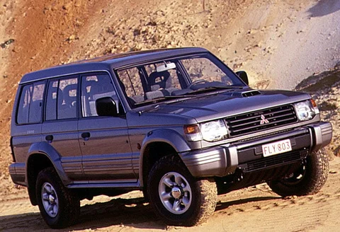 Mitsubishi Pajero Long Body 2.5 TD GL 1996 view 3