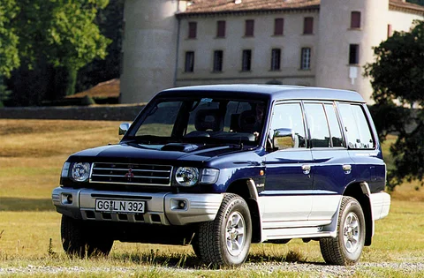 Mitsubishi Pajero Long Body 2.8 TD GLX 1997 view 3