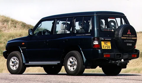 Mitsubishi Pajero Long Body 2.8 TD GLX 1997 view 2