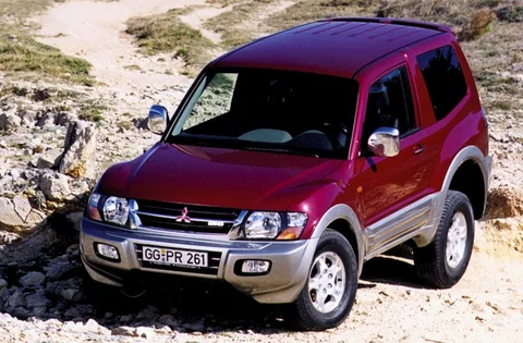Mitsubishi Pajero 2.5 TD GL 2000 view 4