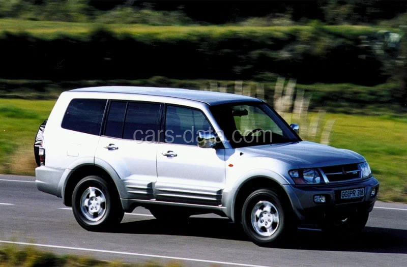 Mitsubishi Pajero 3.2 DiD GLX 2000 front view