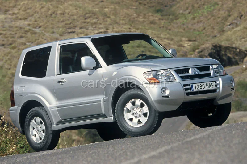 Mitsubishi Pajero 2.5 TD GL 2003 front view