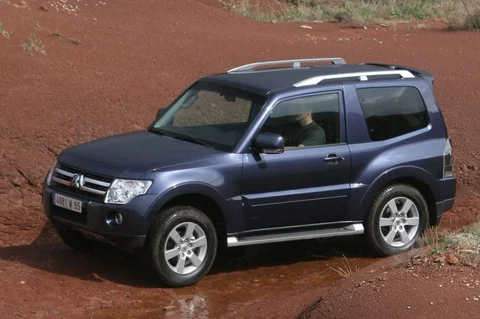 Mitsubishi Pajero SWB 3.2 DiD Intense 2009 view 7