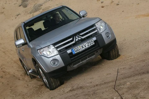 Mitsubishi Pajero LWB 3.2 DiD Intense 2006 view 5