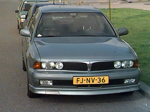 Mitsubishi Sigma 3.0i V6 4WS DOHC 1991 view 3