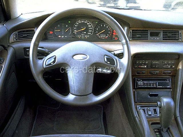 Mitsubishi Sigma Station Wagon 3.0i V6 1993 front view