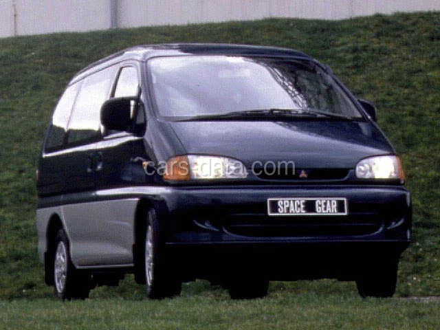Mitsubishi Space Gear 2.5 TD GLX 1995 front view