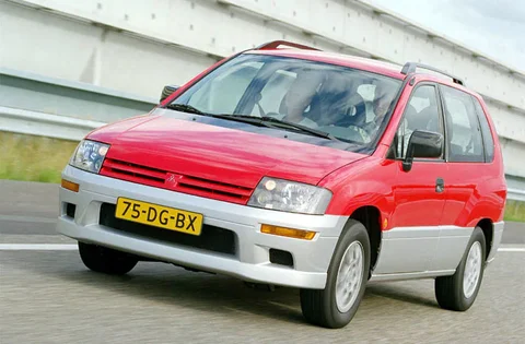 Mitsubishi Space Runner 2.4 GLSi 1999 view 4
