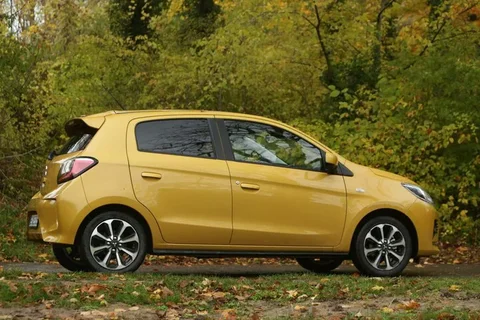 Mitsubishi Space Star 1.2 Cool+ 2021 view 2