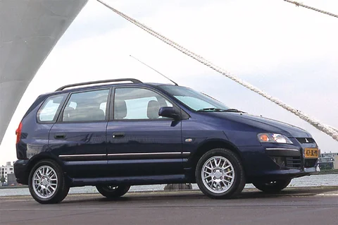 Mitsubishi Space Star 1.3 Shogun 2003 view 4