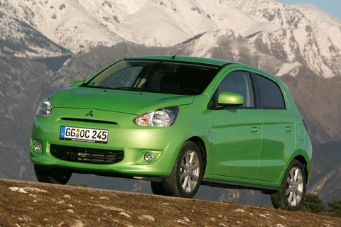 Mitsubishi Space Star 1.0 Entry 2013 view 10