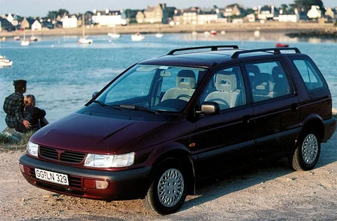 Mitsubishi Space Wagon 1991 front view