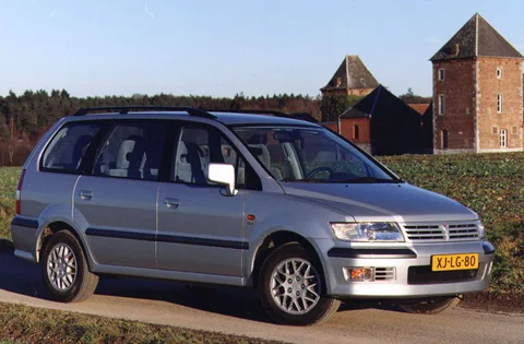 Mitsubishi Space Wagon 2.0 GLXi Base 2003 view 8