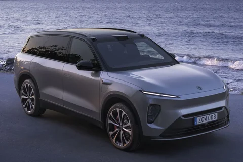 NIO EL8 100kWh Executive 2024 view 3