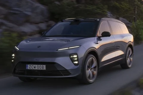 NIO EL8 100kWh Executive 2024 view 4