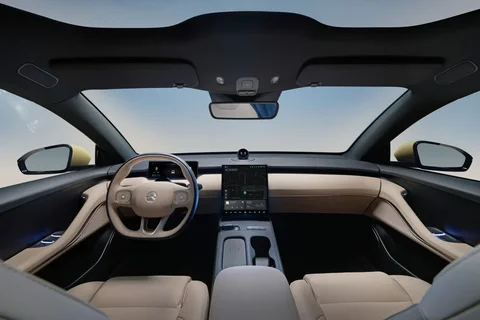 NIO ET5 100kWh 2022 view 4