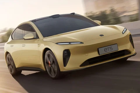 NIO ET5 100kWh 2022 view 5