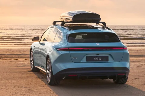 NIO ET5 Touring 100kWh 2023 view 5