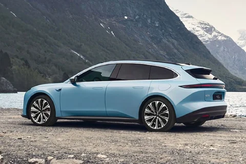 NIO ET5 Touring 100kWh 2023 view 6