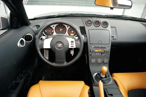 Nissan 350Z 350Z 2006 view 3