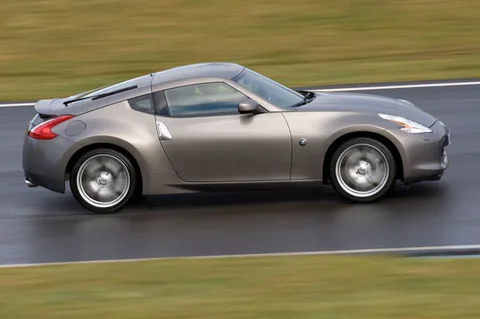 Nissan 370Z Nismo 2014 view 4