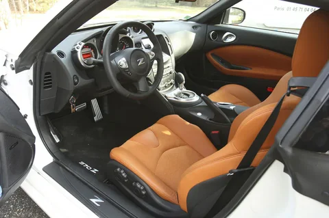 Nissan 370Z Nismo 2014 view 10