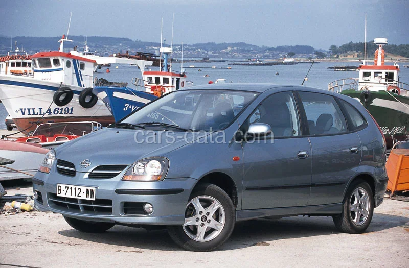 Nissan Almera Tino 2000 — Außen 1