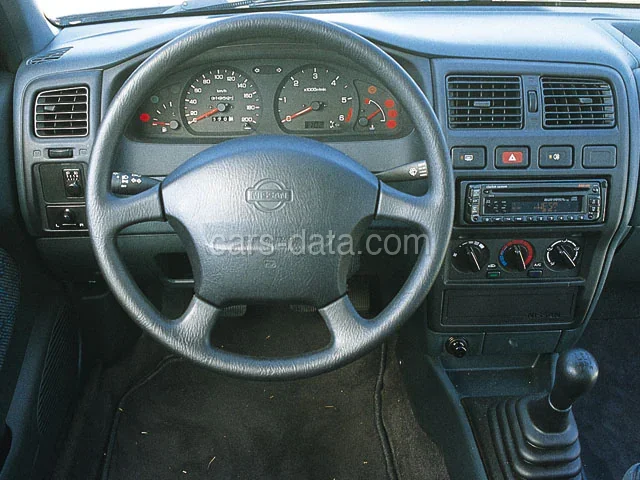 Nissan Almera 1.6 SR 1995 front view