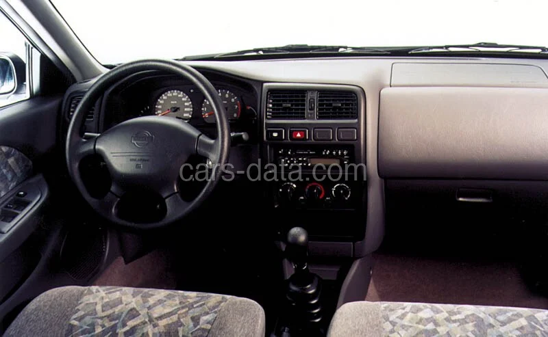Nissan Almera 1.6 SR 1998 front view