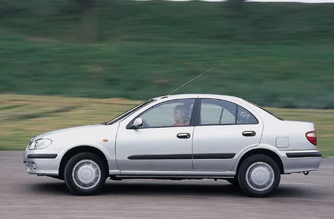 Nissan Almera 2.2 DT Acenta 2002 view 2
