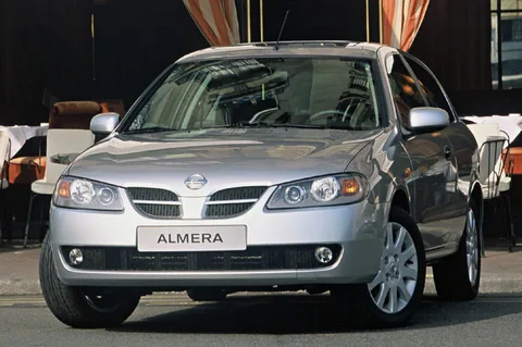 Nissan Almera 1.5 2002 view 5