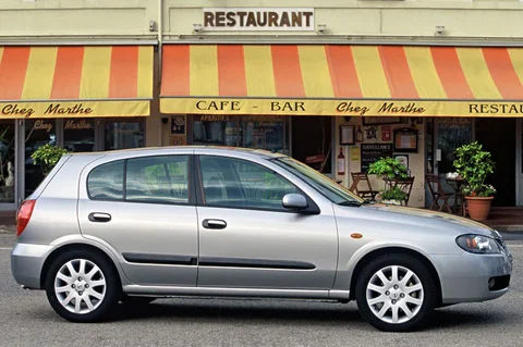 Nissan Almera 1.5 Acenta 2002 view 5