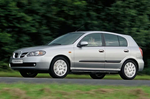 Nissan Almera 1.5 Acenta 2002 view 8