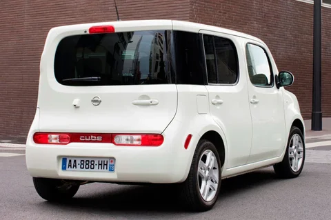 Nissan Cube 1.6 Zen 2010 view 2