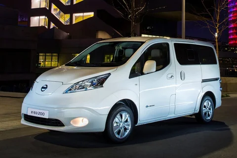 Nissan Evalia e-Evalia 40 kWh Connect Edition 2018 view 3